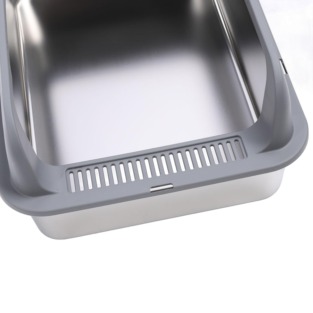 Stainless Steel Enclosed Litter Box with Lid G815